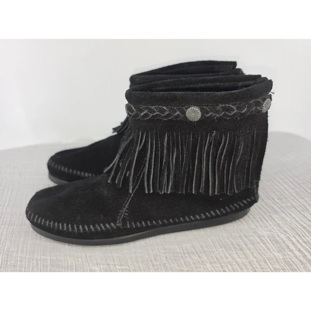 Minnetonka Womens Black Suede Fringe Ankle Boots Concho Back Zip Moccasin 299 9